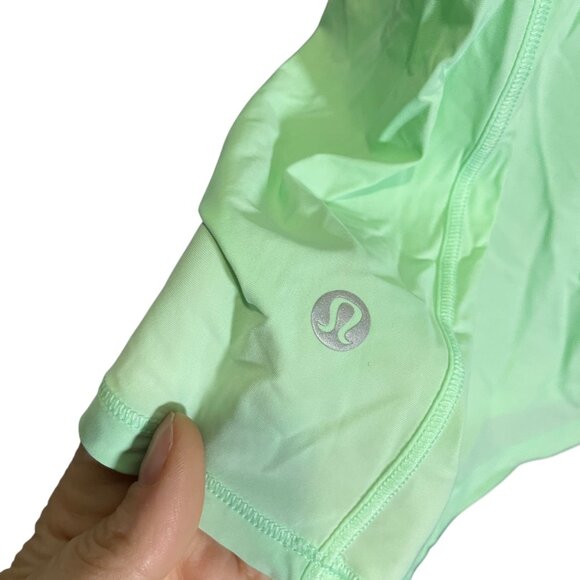 Lululemon Mint Green Tank Top Size 8 Sleeveless Lightweight - Picture 2 of 5